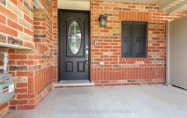 Property Photo: 362 Cavanagh Lane ON L9T 8J9