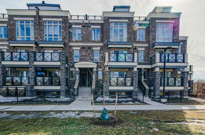 Property Photo: 10 Westmeath Lane 2209 ON L6B 1N5