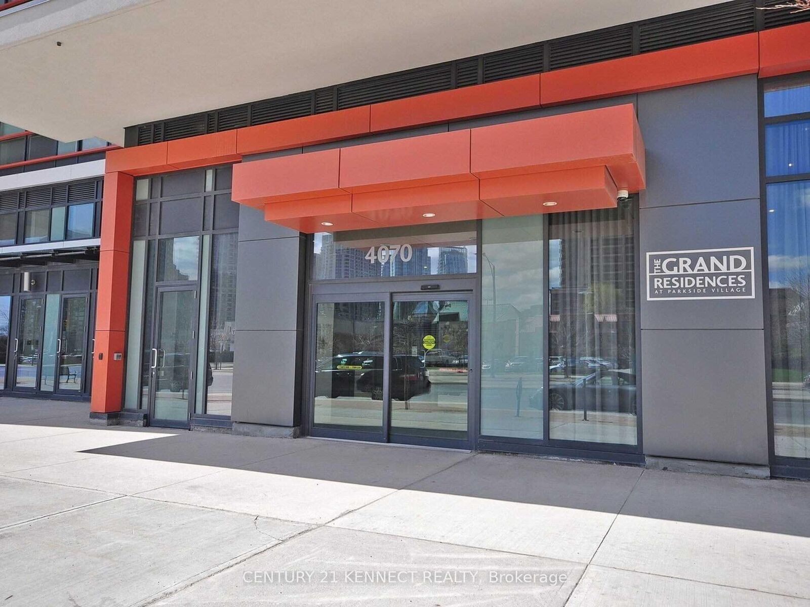 Property Photo:  4070 Confederation Parkway 3910  ON L5B 0E9 