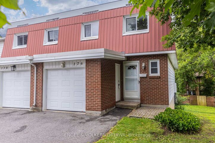 Property Photo:  176 Birch Hill Private  ON K1K 3Y5 