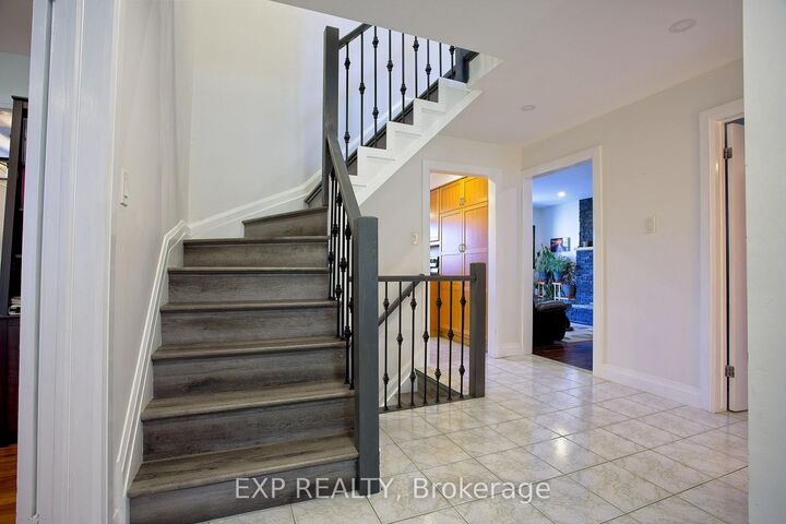 Property Photo: 39 Ainsworth Street ON L8J 1T2