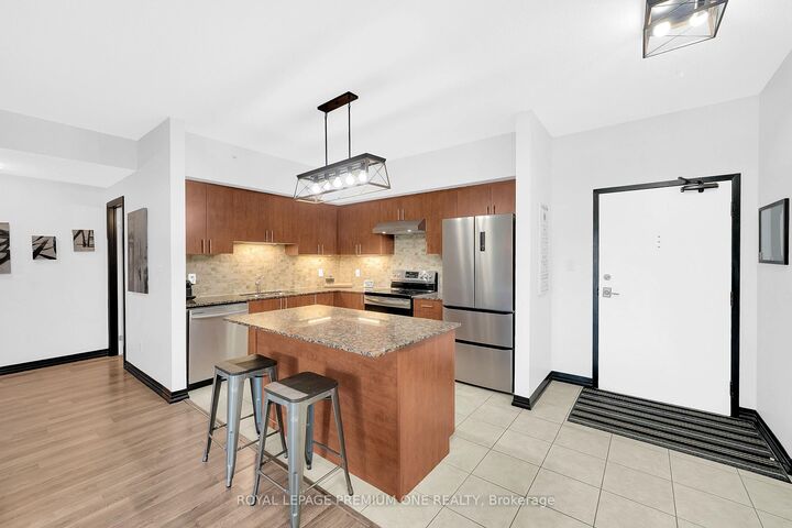 Property Photo: 161 Wellington Street E 204 ON L9R 0R8