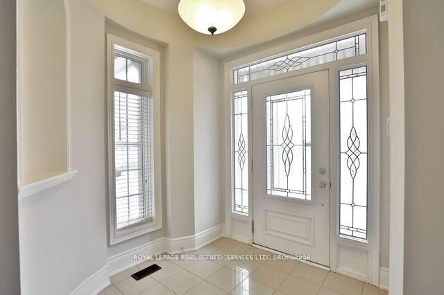 Property Photo: 2271 Lyndhurst Drive ON L6H 7V5