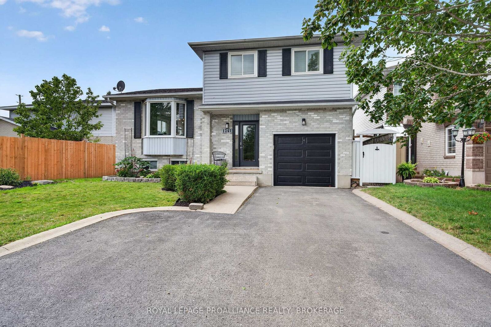 Property Photo: 1241 Juniper Drive ON K7P 2P7