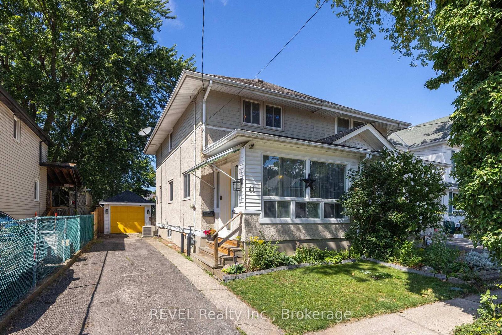 Property Photo:  41 Ottawa Street  ON L2R 1Z2 