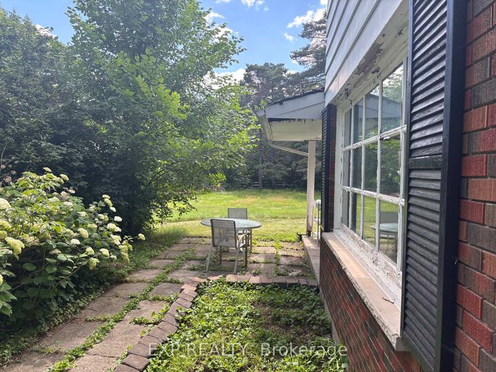 Property Photo: 16 Civic Street ON K0J 2A0