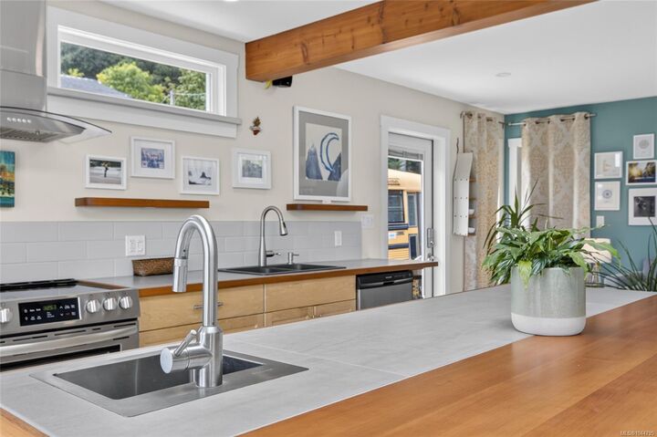 Property Photo:  5674 Market St  BC V0R 3B0 