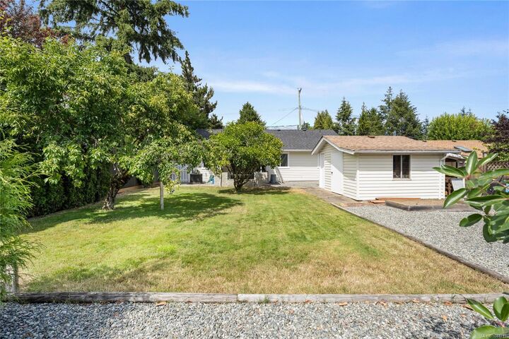 Property Photo: 2189 Jingle Pot Rd BC V9R 6J2
