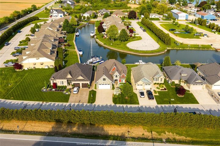 Property Photo: 33 Montego Bay Crescent ON N9Y 4E7