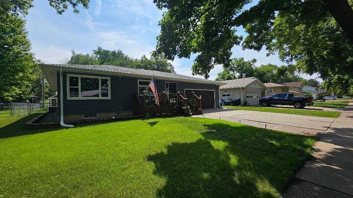 Property Photo:  1507 S 7th Street  SD 57401 