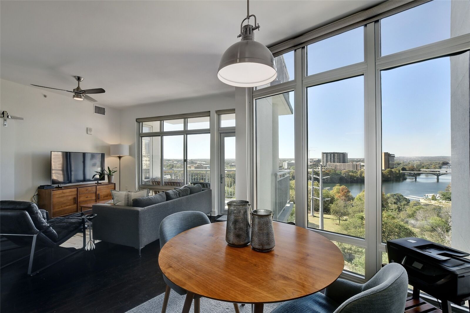 Property Photo: 603 Davis Street 1011 TX 78701