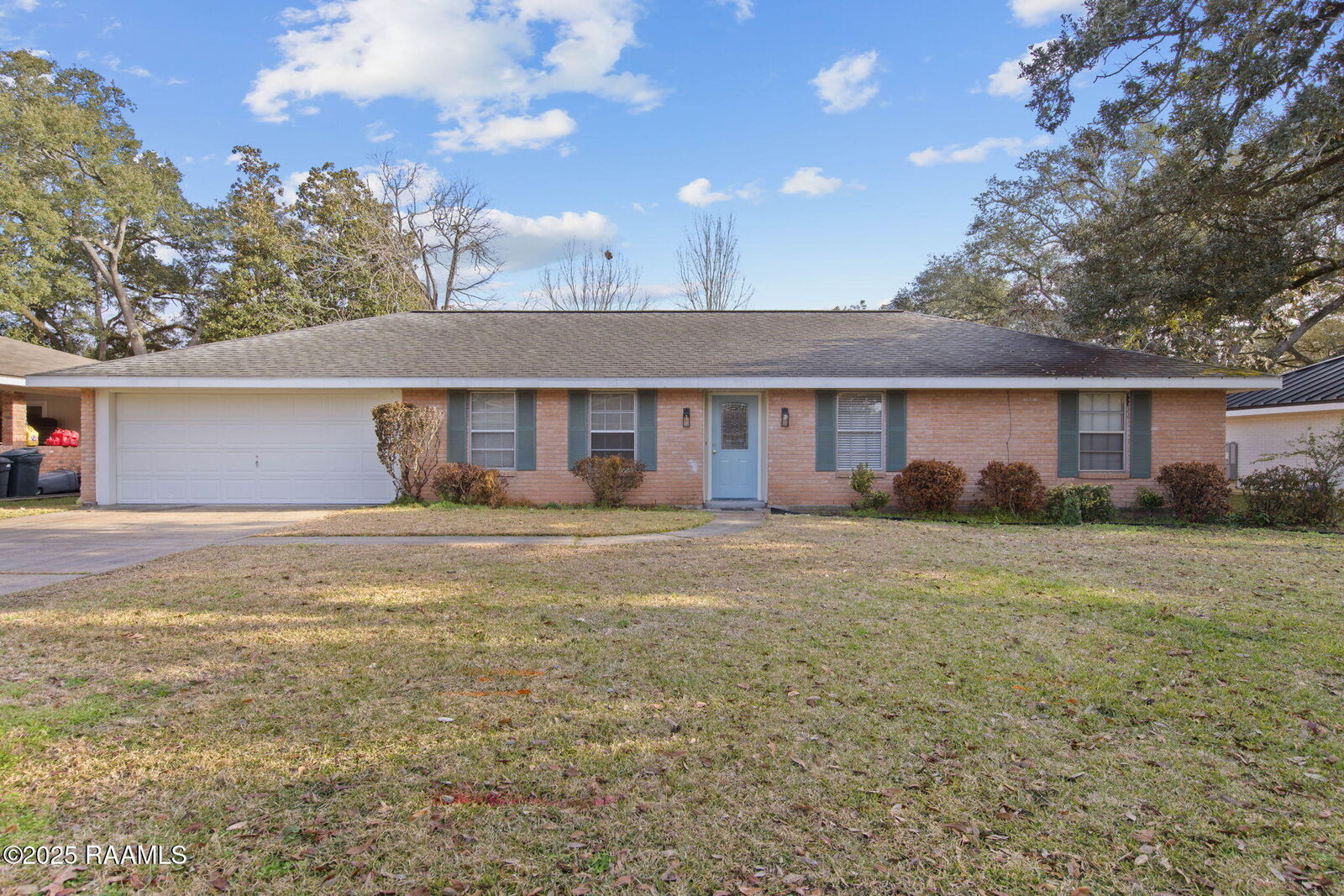 Property Photo:  421 Kim Drive  LA 70503 