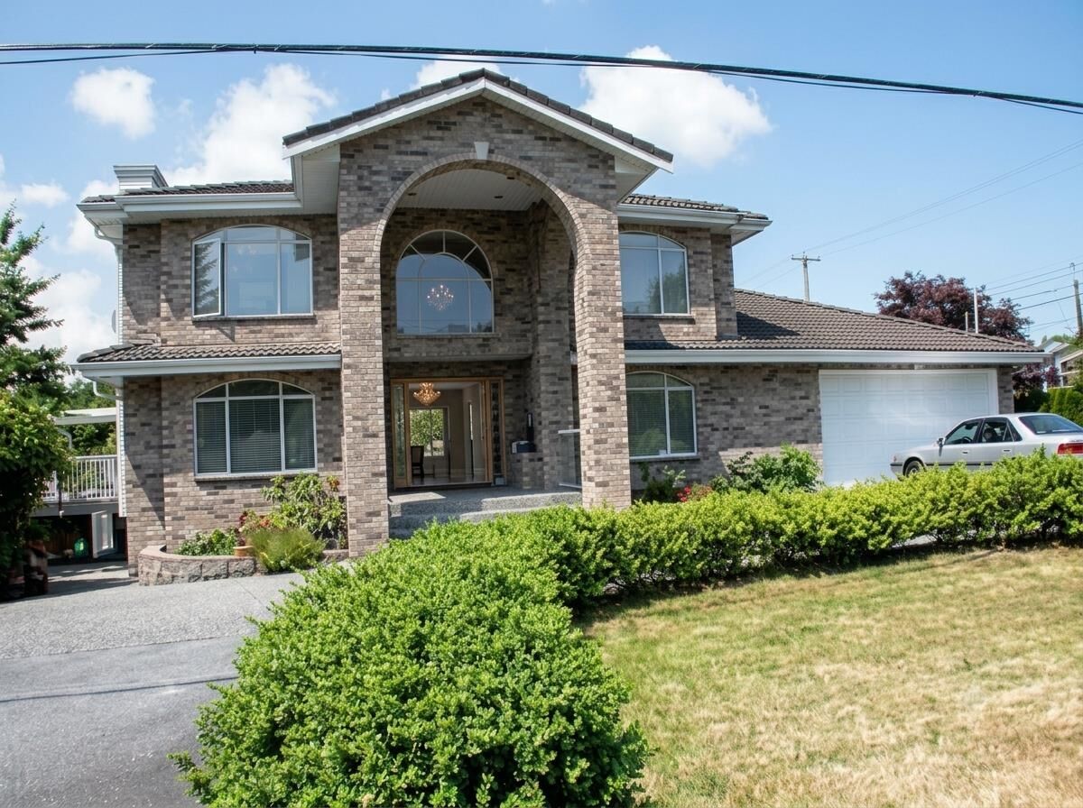 Property Photo:  1025 Augusta Avenue  BC V5A 2V5 