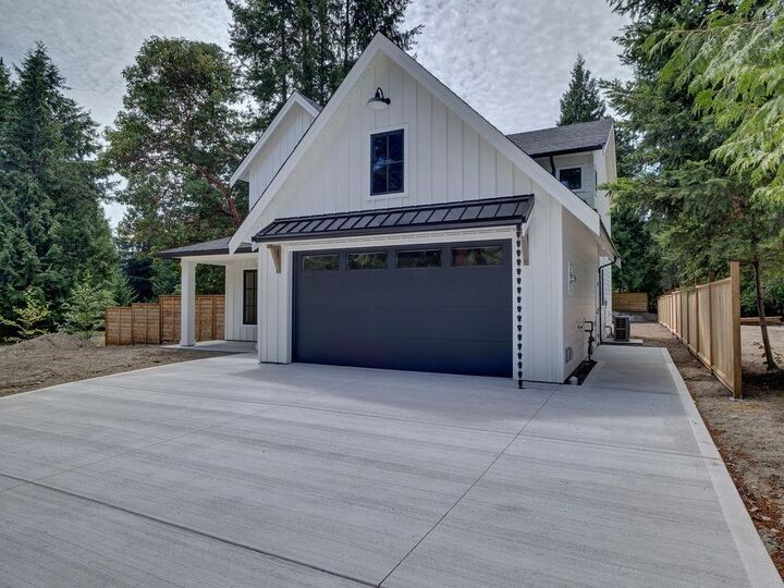 Property Photo: 385 Solaz Place BC V0N 1V5