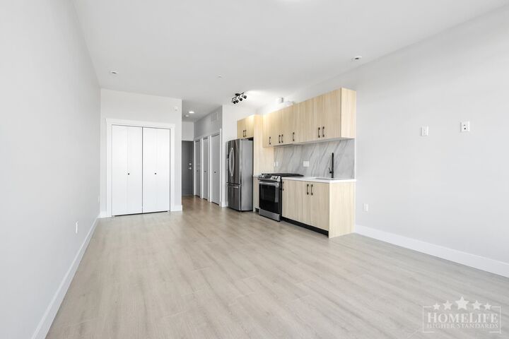 Property Photo:  14858 60 Avenue 313  BC V3S 0B5 