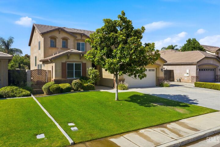 Property Photo:  12413 Jacksonville Avenue  CA 93312 
