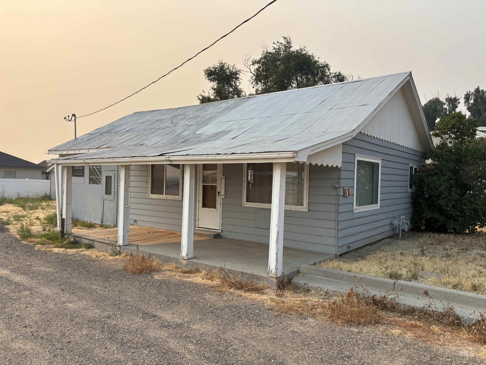 Property Photo: 733 Sunset Dr OR 97914