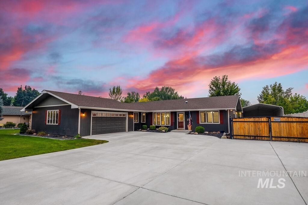 Property Photo: 2120 Idaho Avenue ID 83605