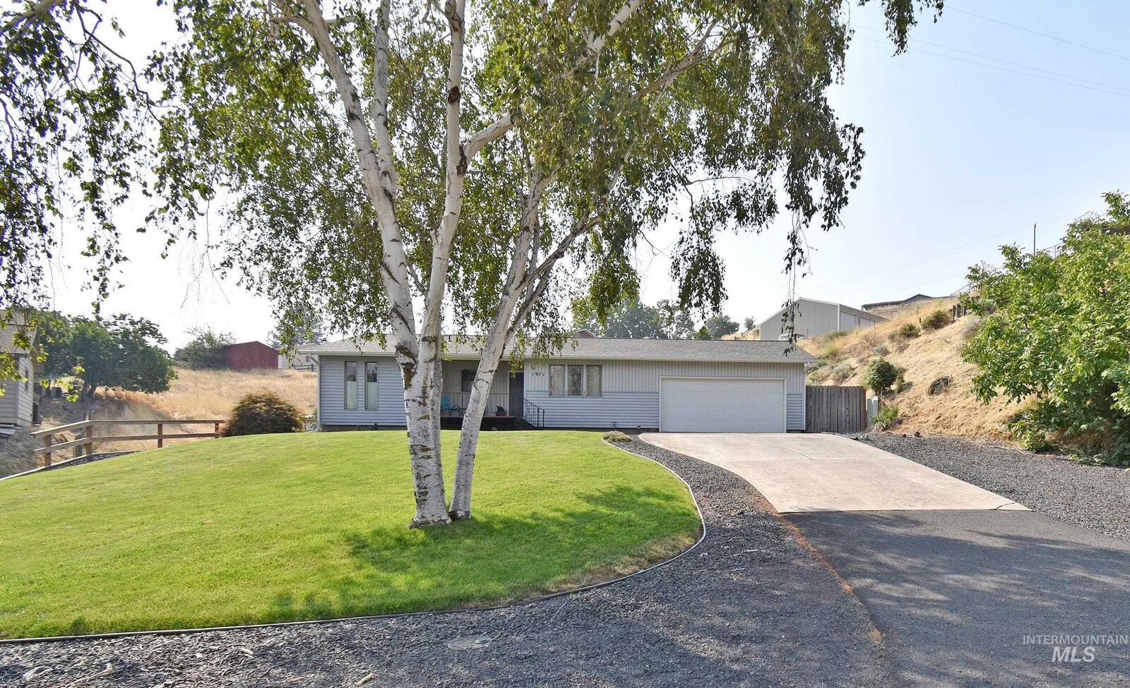 Property Photo: 1971 Golfview Drive WA 99403