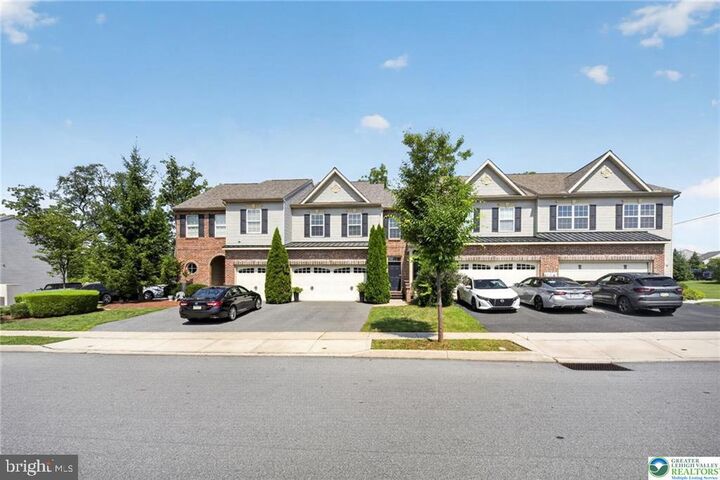Property Photo: 5127 Dogwood Trail PA 18104