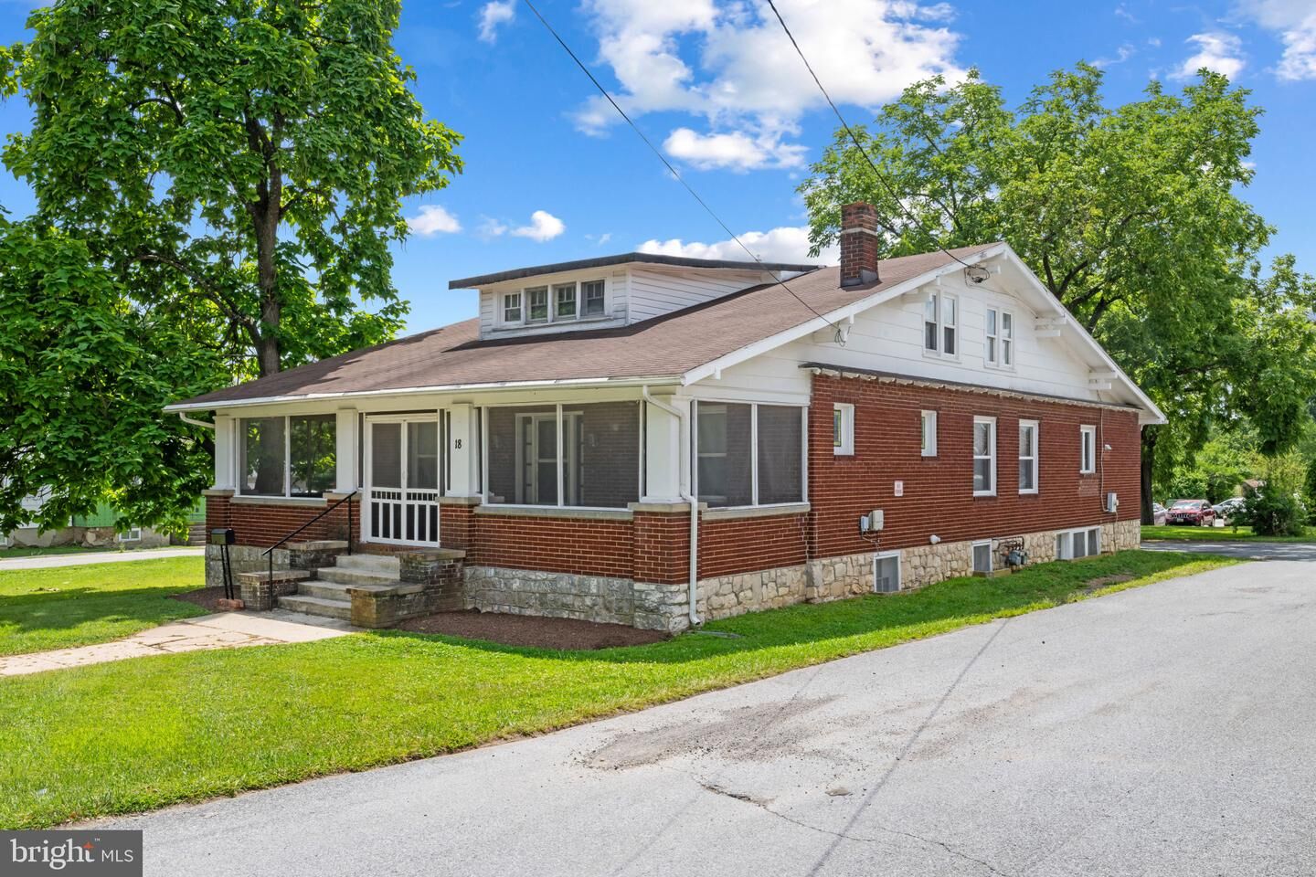 Property Photo:  18 E Chatsworth Avenue E  MD 21136 