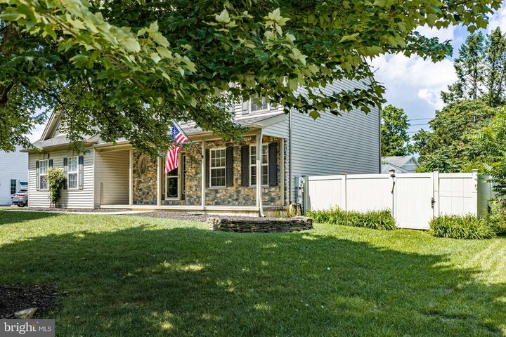 Property Photo: 4003 Redwood Drive PA 18020