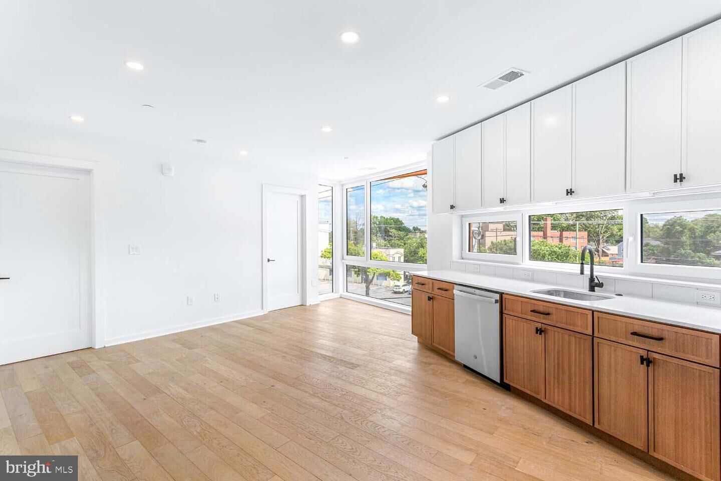 Property Photo: 1522 Rhode Avenue NE 202 DC 20018