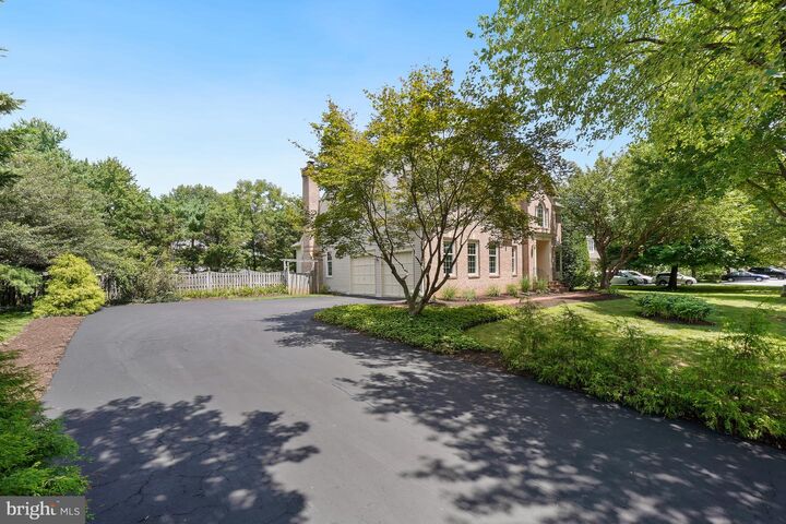 Property Photo:  7009 Cashell Manor Court  MD 20855 