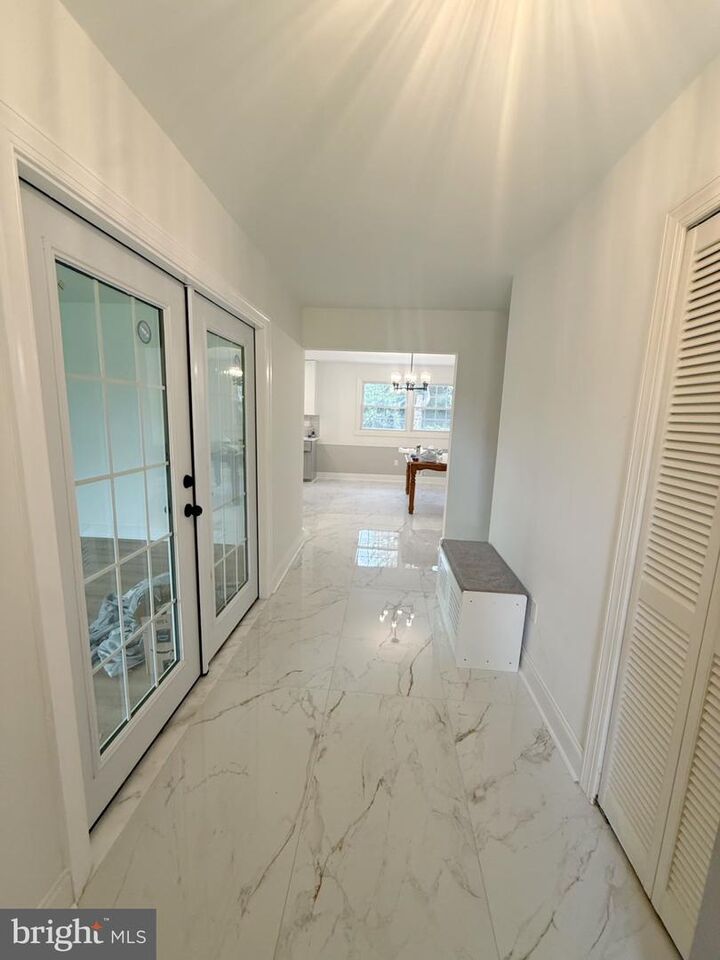 Property Photo: 9398 Paulskirk Drive MD 21042