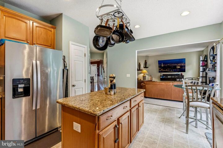 Property Photo: 1004 Glen Oak Court MD 20646