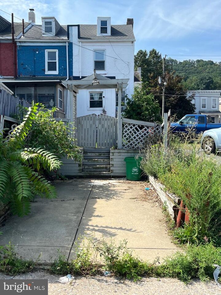 Property Photo: 1429 Cotton PA 19602