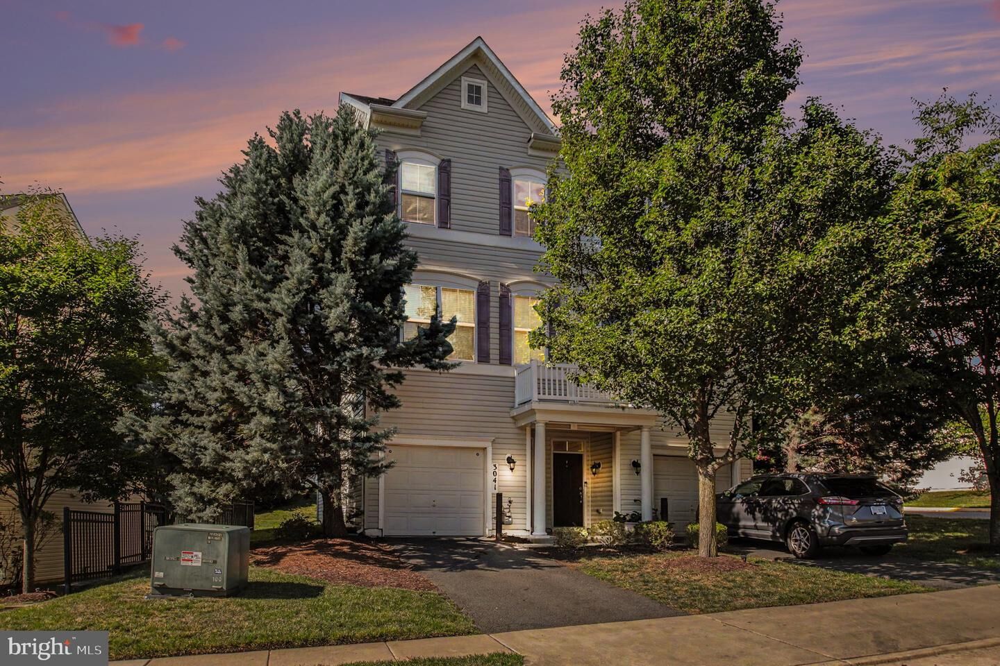 Property Photo: 3041 Chinkapin Oak Lane VA 22191
