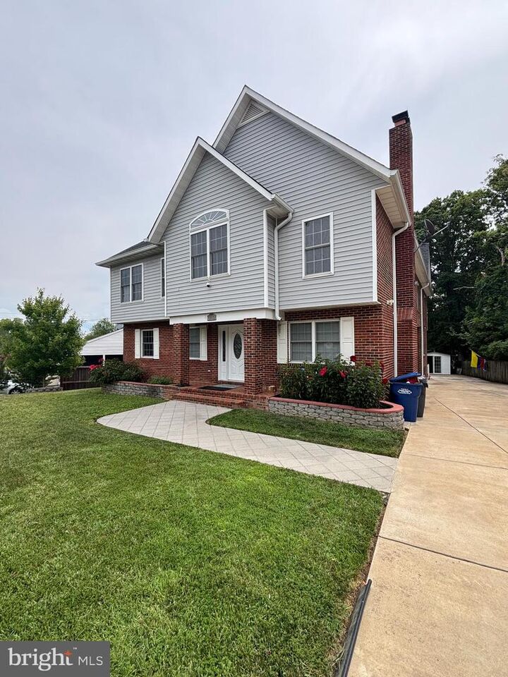 Property Photo:  6219 Crestwood Drive  VA 22312 