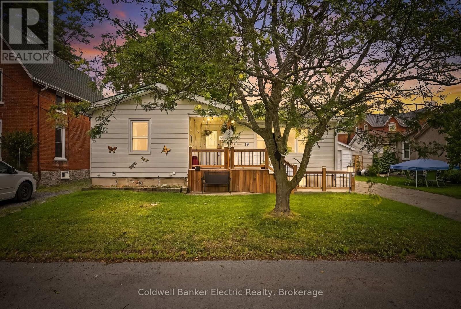 Property Photo: 19 Graham Street East ON K7R 1L6