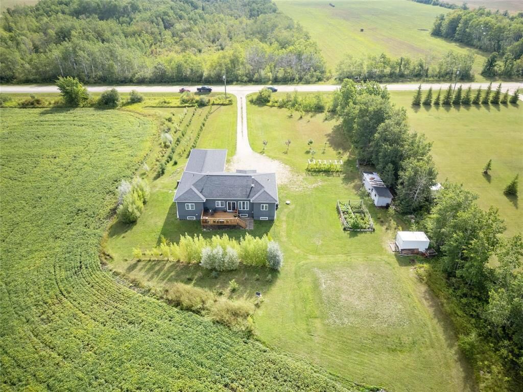 Property Photo:  68084 41E Road  MB R0E 0C0 