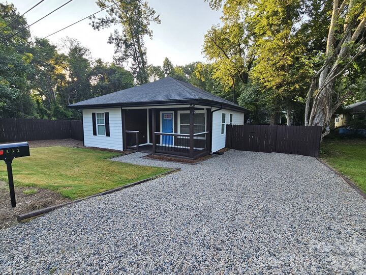 Property Photo: 232 W 2nd Street SC 29067