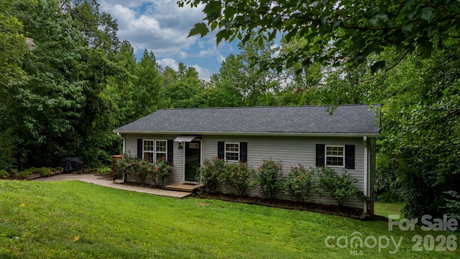 Property Photo:  1172 Sunset Court  NC 28613 