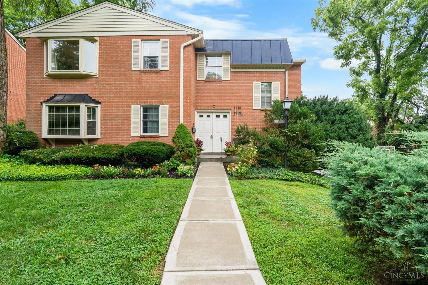 Property Photo:  1810 Belle Meade Court  OH 45230 