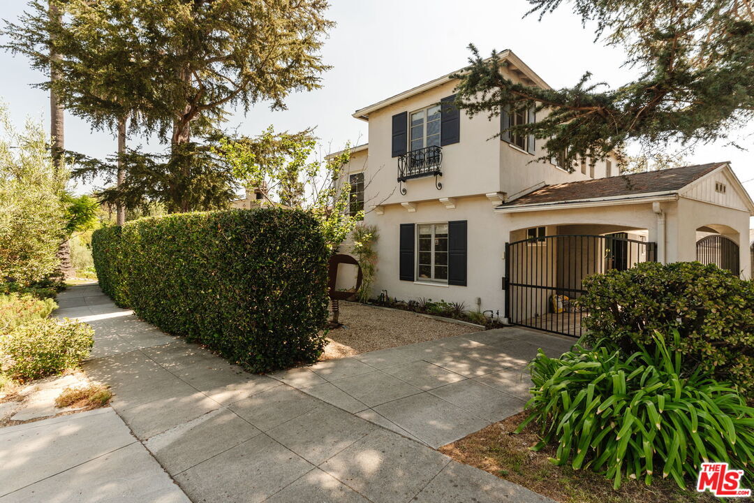 Property Photo:  3008 Motor Ave  CA 90064 