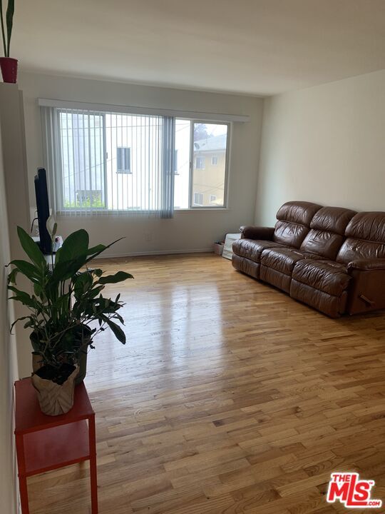 Property Photo:  1470 S Sherbourne Dr, Unit 6  CA 90035 