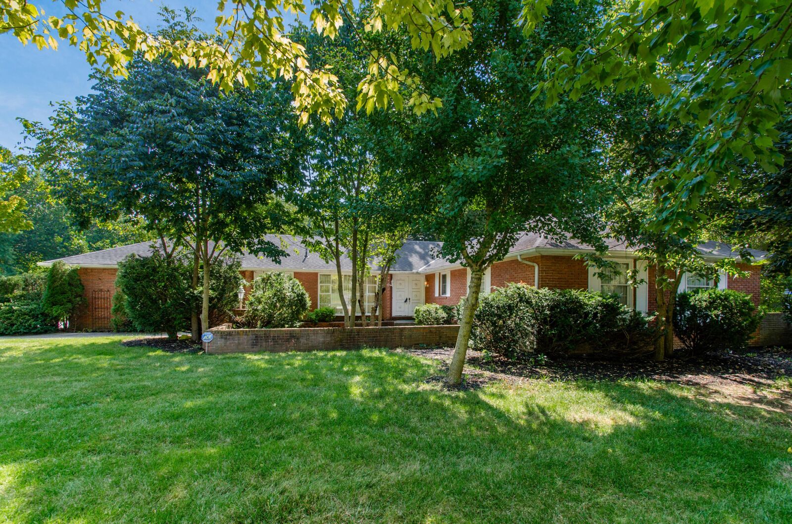 Property Photo:  4260 Oxford Drive  OH 43220 