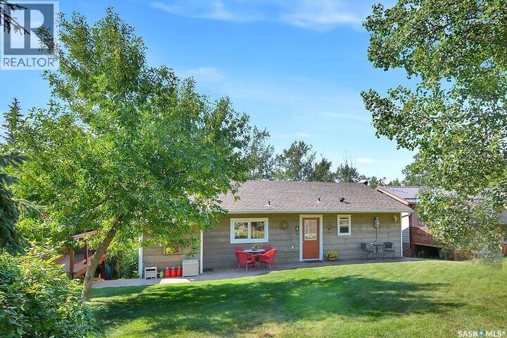 Property Photo: 3316 Point Drive SK S0K 4P0