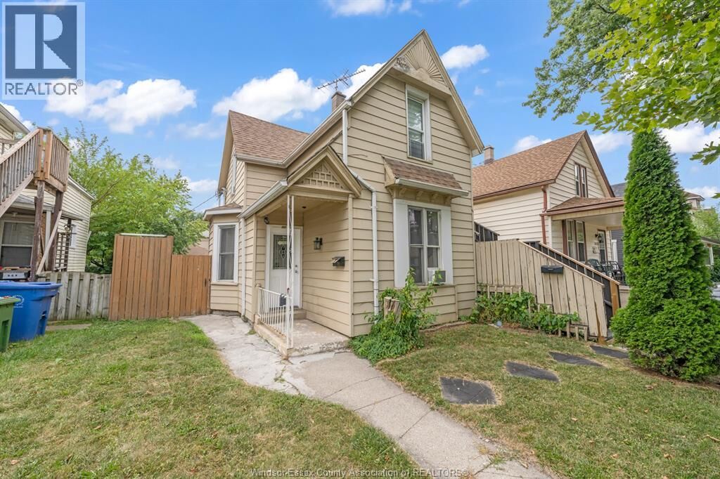 Property Photo:  253 Curry Avenue  ON N9B 2B4 