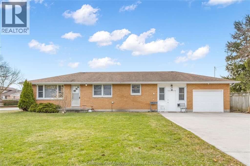 Property Photo:  410 McNaughton Avenue East  ON N7L 2G9 