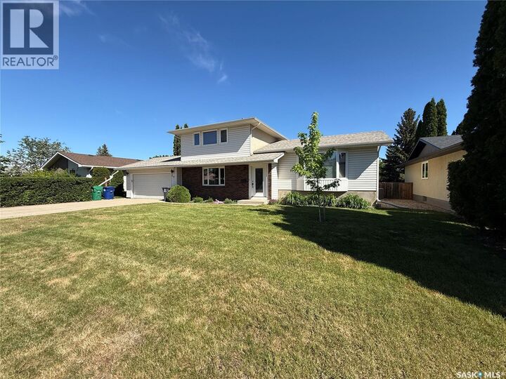 Property Photo: 86 Duncan Crescent SK S7H 4K4