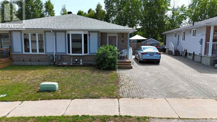 72 Farrell Cres — photo 1