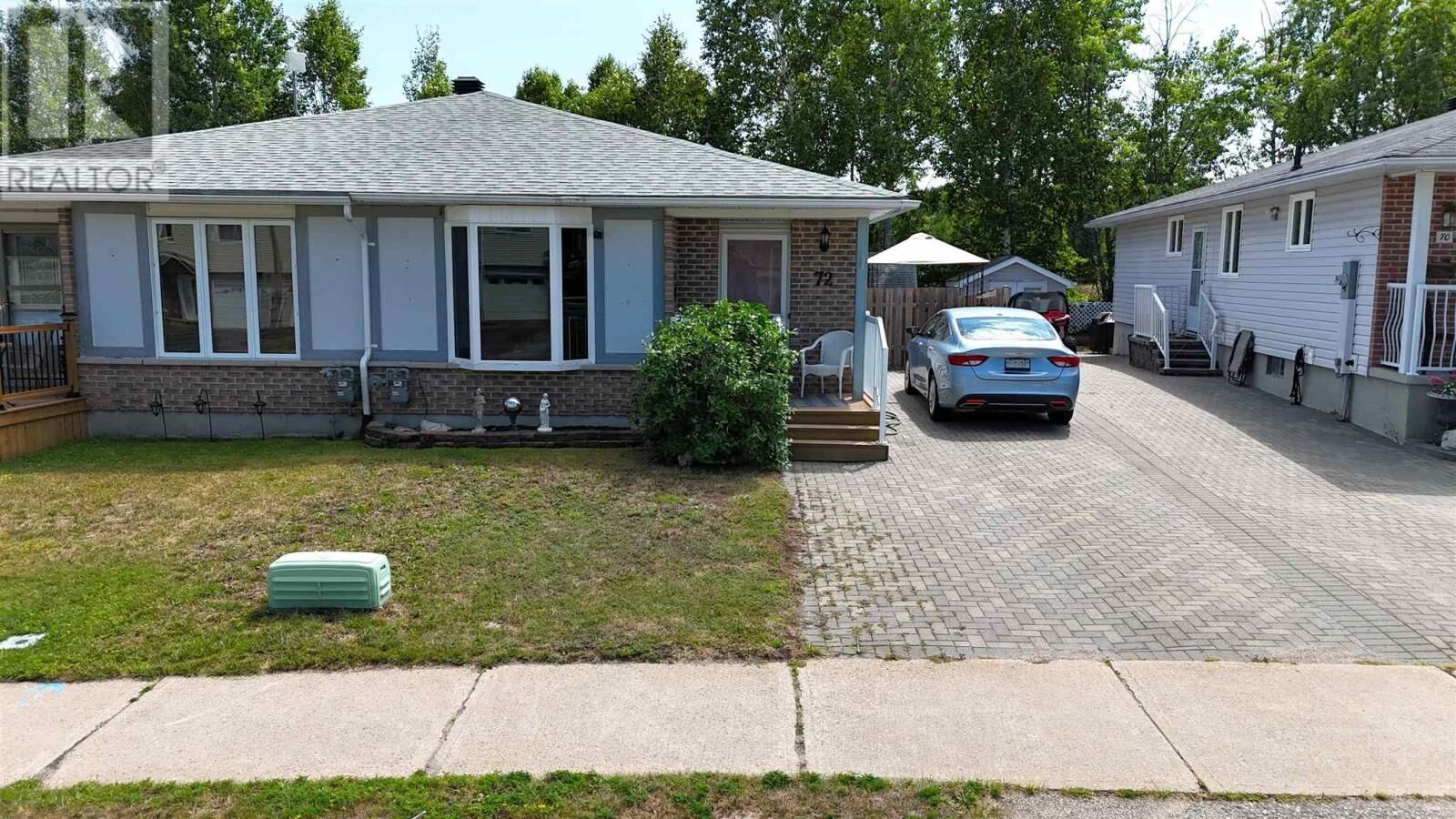 Property Photo: 72 Farrell Cres ON P5A 3M9