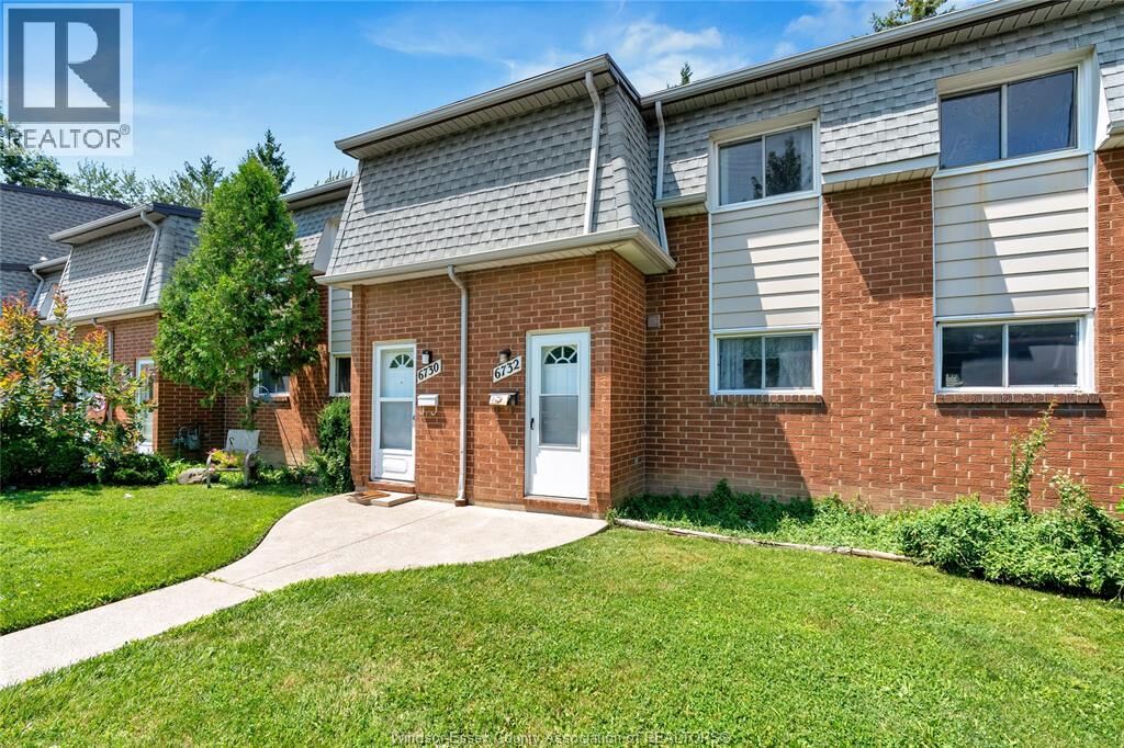 Property Photo:  6732 Rose-Ville Garden Drive  ON N8T 1J2 