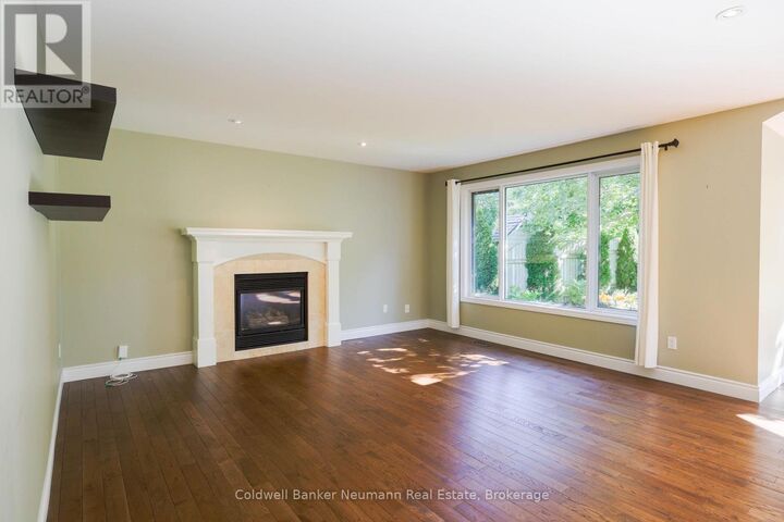 Property Photo:  44 Tanager Drive Upper  ON N1C 1B6 