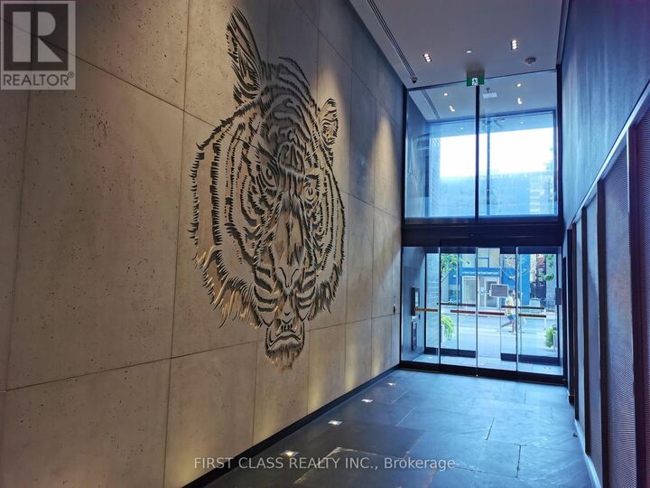 Property Photo: 28 Wellesley Street East 3504 ON M4Y 0C4